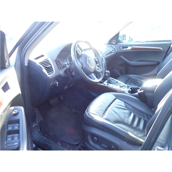 Vehicle photo 5