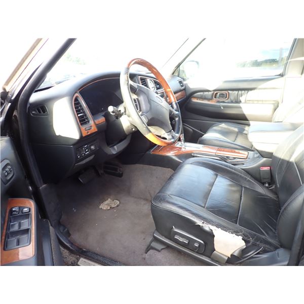 Vehicle photo 5