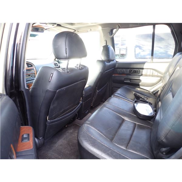Vehicle photo 6