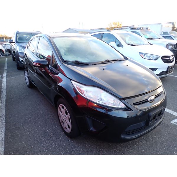 Vehicle photo 2