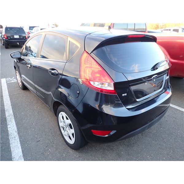 Vehicle photo 4