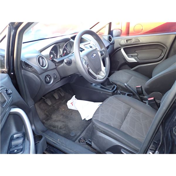 Vehicle photo 5