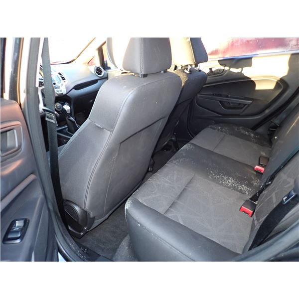 Vehicle photo 6