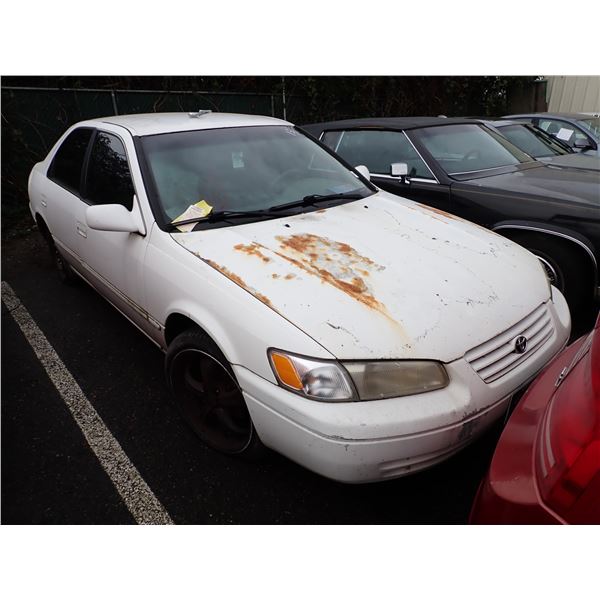 Vehicle photo 2