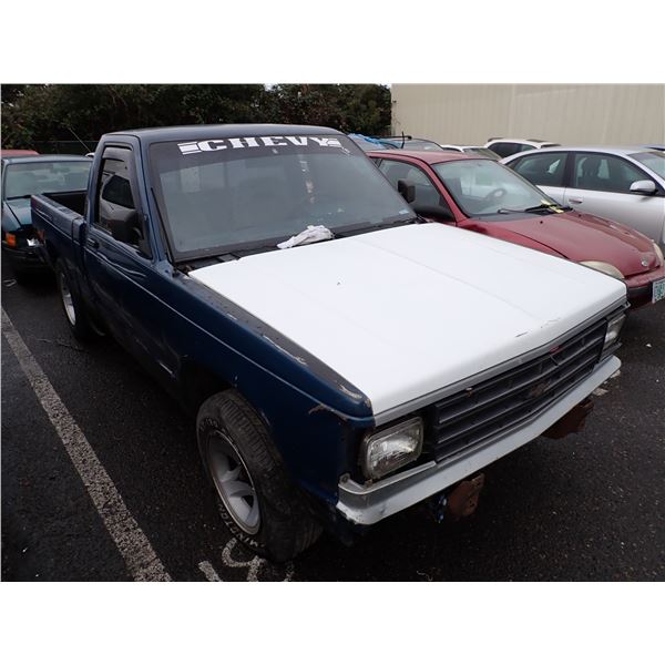 Vehicle photo 2