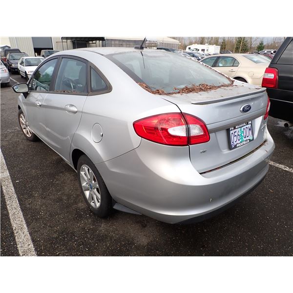 Vehicle photo 3