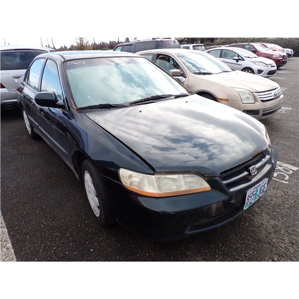 Vehicle photo 2