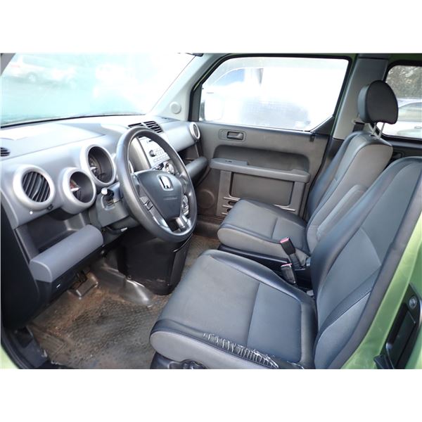 Vehicle photo 5