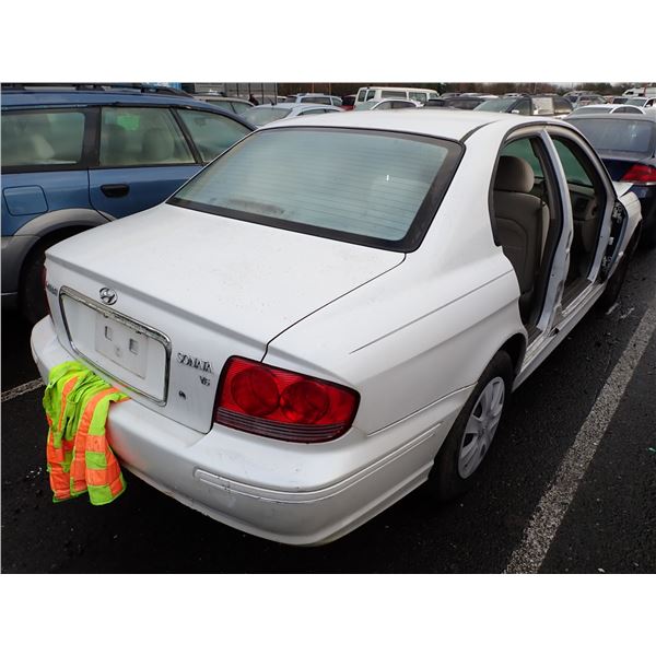 Vehicle photo 3