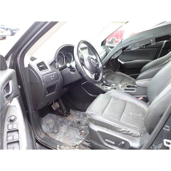 Vehicle photo 5