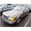 Image 1 : 1992 Mercedes-Benz 300E