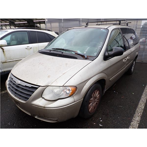 2005 Chrysler Town and Country
