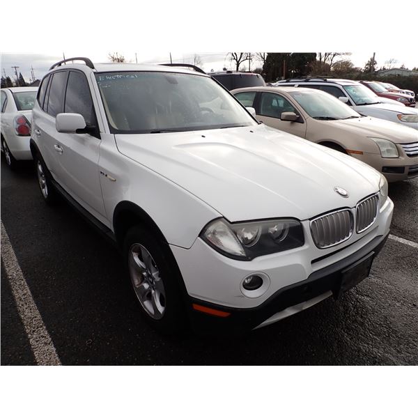 Vehicle photo 2