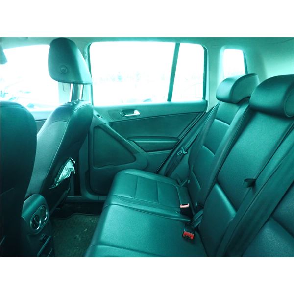 Vehicle photo 6