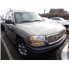 Image 2 : 2002 GMC Yukon XL Denali