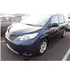Image 1 : 2011 Toyota Sienna