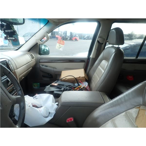 Vehicle photo 5