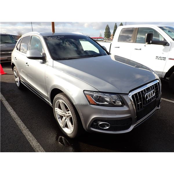 Vehicle photo 2