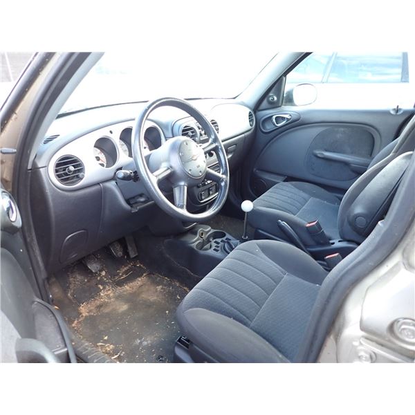 Vehicle photo 5