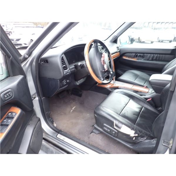Vehicle photo 5
