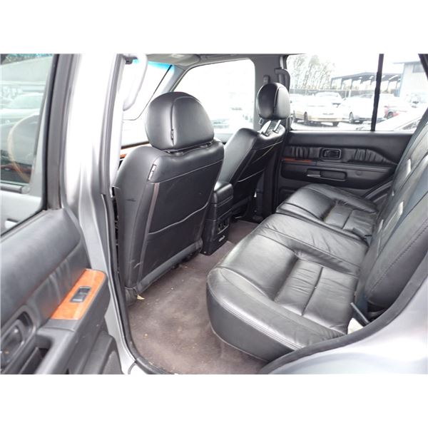 Vehicle photo 6