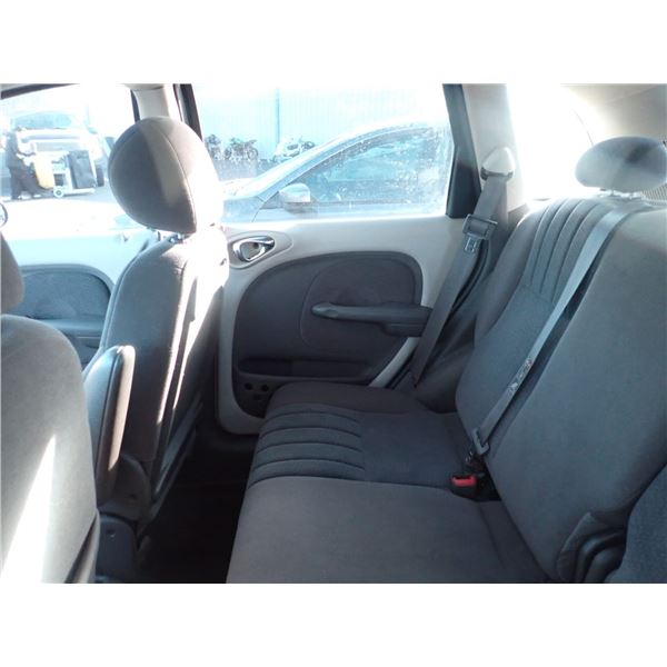 Vehicle photo 6