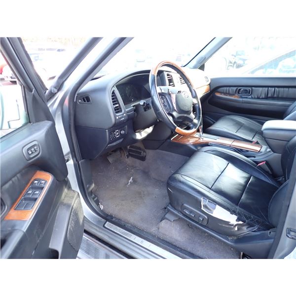 Vehicle photo 5