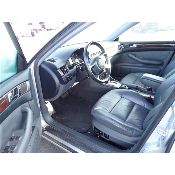 Vehicle photo 5
