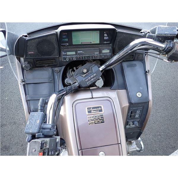 Vehicle photo 5