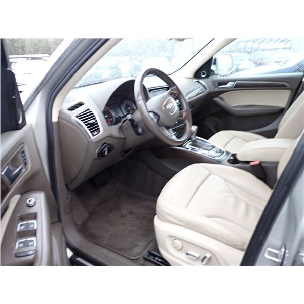 Vehicle photo 5