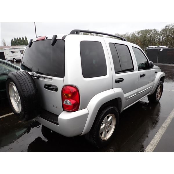 Vehicle photo 3
