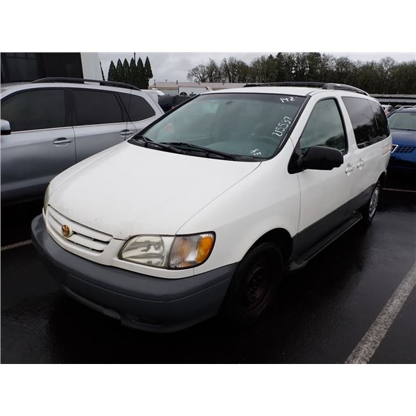 2003 Toyota Sienna