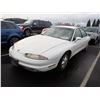 Image 1 : 1999 Oldsmobile Aurora