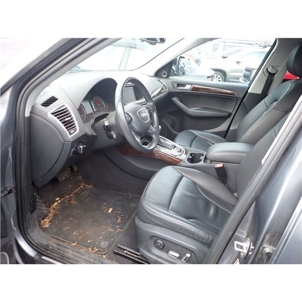 Vehicle photo 5