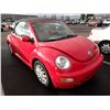 Image 2 : 2004 Volkswagen New Beetle RUNS WITH MECHANICAL PROBLEMS