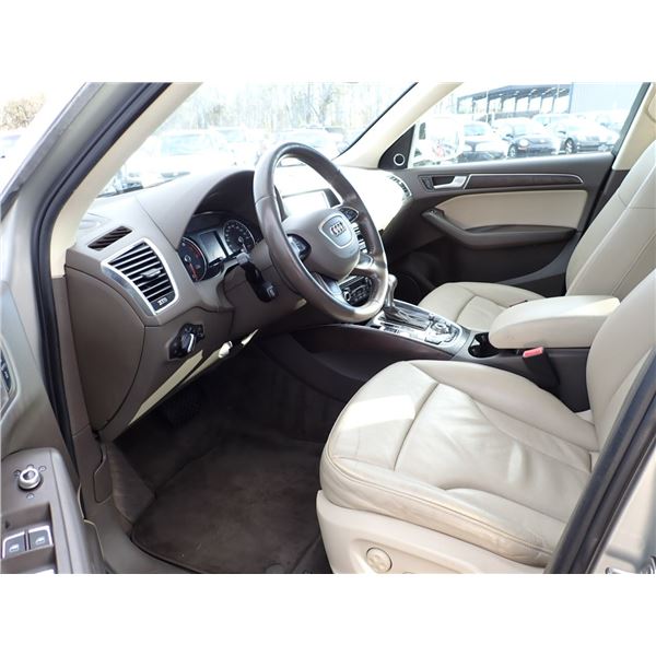 Vehicle photo 5