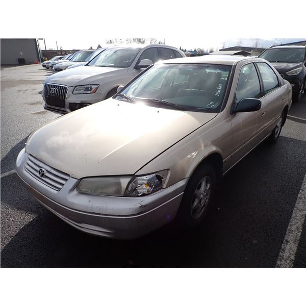 1998 Toyota Camry RUNS WITH MECHANICAL PROBLEMS