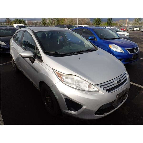 Vehicle photo 2