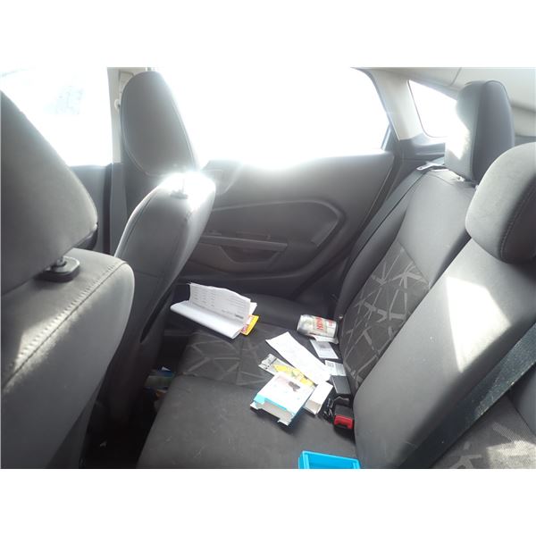 Vehicle photo 6