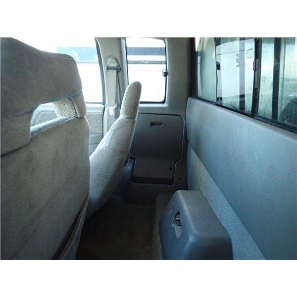 Vehicle photo 6