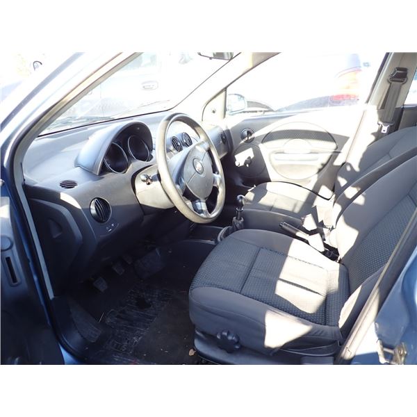 Vehicle photo 5