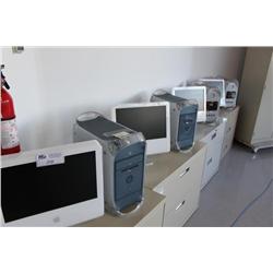 4 powermac g4 computers with monitors