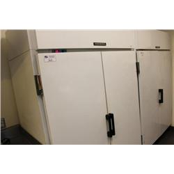 general dbl door reach in cooler