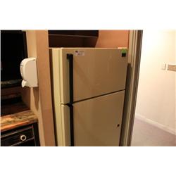 fridge / freezer