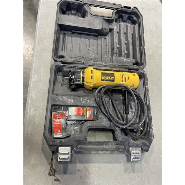 DEWALT CUT-OUT TOOL