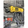 Image 2 : DEWALT CUT-OUT TOOL