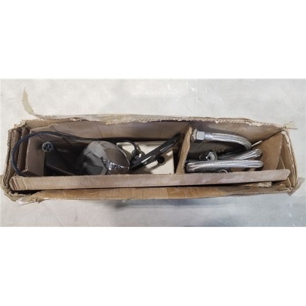 SINK FAUCET W/ HOSES