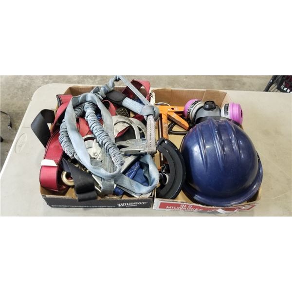 2 TRAYS OF CONSTRUCTION SAFETY HELEMTS, MASKS AND LANYARDS