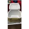 Image 3 : 2 SMALL COOLERS