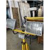 Image 2 : DOUBLE WORK LIGHT ON STAND